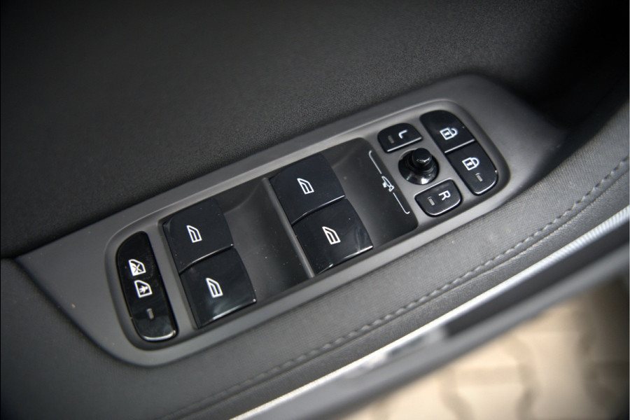 Polestar 2 Long Range Dual Motor Launch Edition 78kWh | Panoramadak | Stoelverwarming | Stuurverwarming | Harman Kardon | Memory Seat | 360 Camera | Keyless | Apple Carplay | Adaptive Cruise Control | BTW | LED |