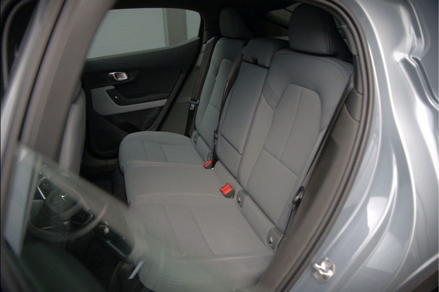 Polestar 2 Long Range Dual Motor Launch Edition 78kWh | Panoramadak | Stoelverwarming | Stuurverwarming | Harman Kardon | Memory Seat | 360 Camera | Keyless | Apple Carplay | Adaptive Cruise Control | BTW | LED |