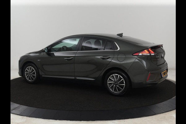 Hyundai IONIQ Comfort EV 38 kWh | SOH 100% | Stoelverwarming | Adaptive cruise | Warmtepomp | Carplay | Camera | Full LED | Keyless | Navigatie | Infinity Sound