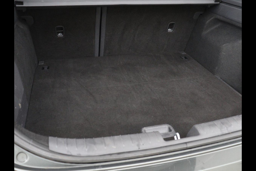 Hyundai IONIQ Comfort EV 38 kWh | SOH 100% | Stoelverwarming | Adaptive cruise | Warmtepomp | Carplay | Camera | Full LED | Keyless | Navigatie | Infinity Sound