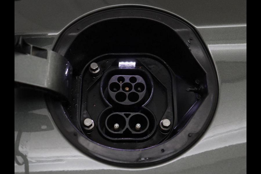 Hyundai IONIQ Comfort EV 38 kWh | SOH 100% | Stoelverwarming | Adaptive cruise | Warmtepomp | Carplay | Camera | Full LED | Keyless | Navigatie | Infinity Sound