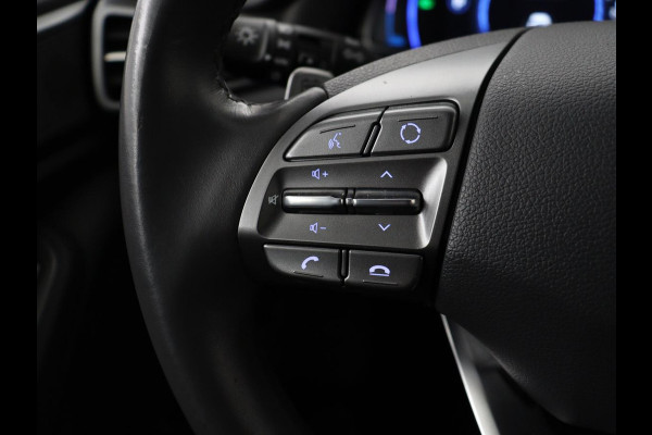 Hyundai IONIQ Comfort EV 38 kWh | SOH 100% | Stoelverwarming | Adaptive cruise | Warmtepomp | Carplay | Camera | Full LED | Keyless | Navigatie | Infinity Sound