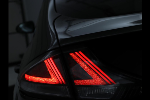 Hyundai IONIQ Comfort EV 38 kWh | SOH 100% | Stoelverwarming | Adaptive cruise | Warmtepomp | Carplay | Camera | Full LED | Keyless | Navigatie | Infinity Sound