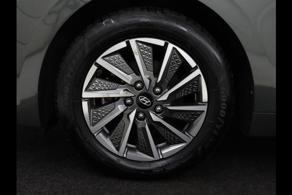 Hyundai IONIQ Comfort EV 38 kWh | SOH 100% | Stoelverwarming | Adaptive cruise | Warmtepomp | Carplay | Camera | Full LED | Keyless | Navigatie | Infinity Sound