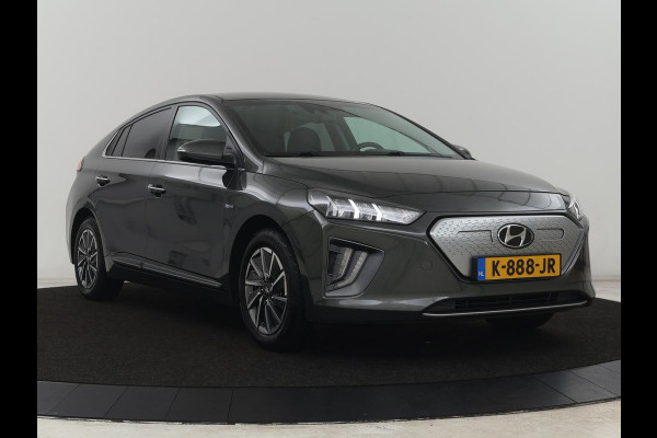 Hyundai IONIQ Comfort EV 38 kWh | SOH 100% | Stoelverwarming | Adaptive cruise | Warmtepomp | Carplay | Camera | Full LED | Keyless | Navigatie | Infinity Sound
