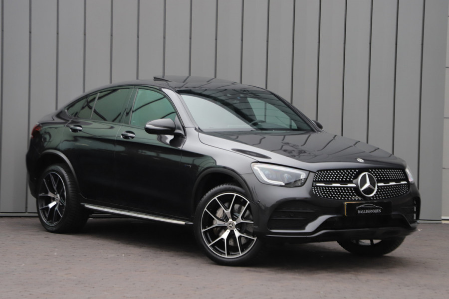 Mercedes-Benz GLC Coupé 300e AMG 4-Matic | 320PK | Schuifdak | Burmester | Keyless-go | Sfeerverlichting | Multibeam | Stoelverw. | NL-Auto | 2021