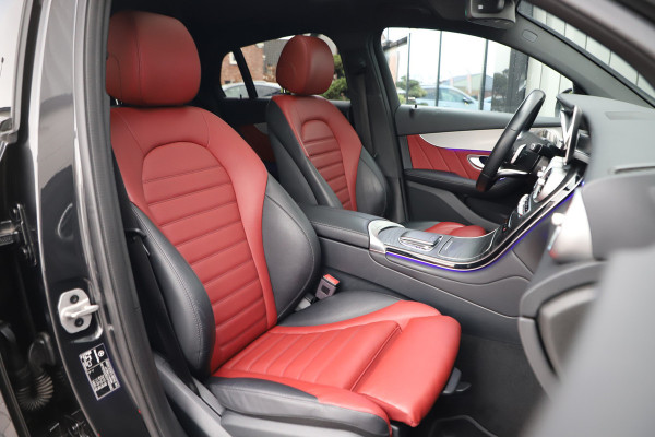 Mercedes-Benz GLC Coupé 300e AMG 4-Matic | 320PK | Schuifdak | Burmester | Keyless-go | Sfeerverlichting | Multibeam | Stoelverw. | NL-Auto | 2021
