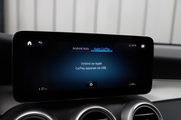 Mercedes-Benz GLC Coupé 300e AMG 4-Matic | 320PK | Schuifdak | Burmester | Keyless-go | Sfeerverlichting | Multibeam | Stoelverw. | NL-Auto | 2021