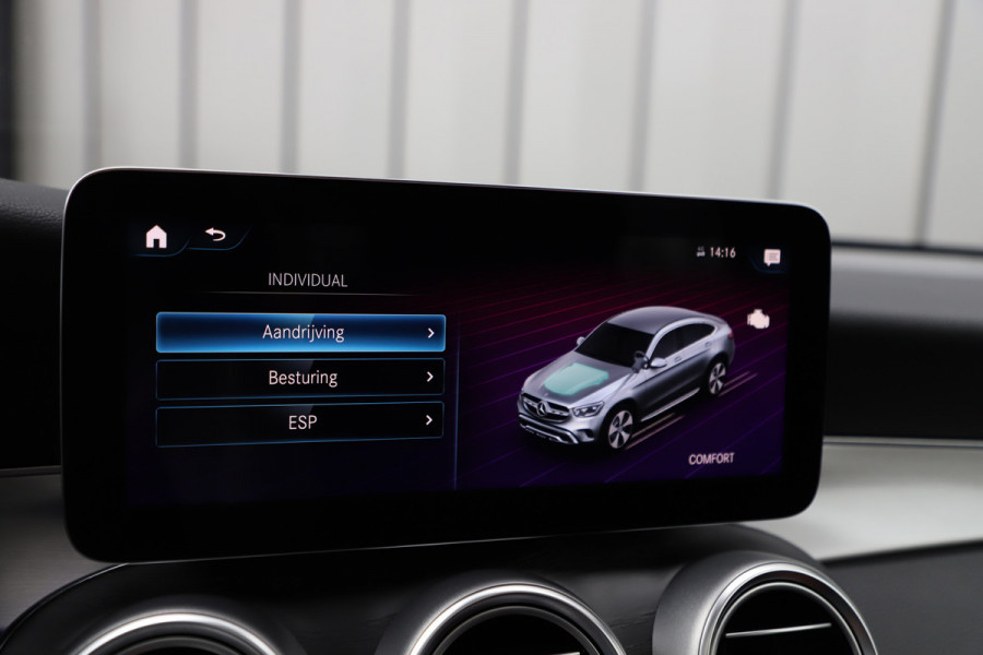 Mercedes-Benz GLC Coupé 300e AMG 4-Matic | 320PK | Schuifdak | Burmester | Keyless-go | Sfeerverlichting | Multibeam | Stoelverw. | NL-Auto | 2021