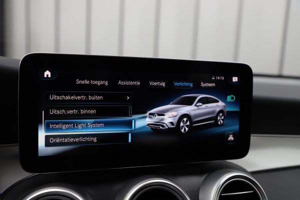 Mercedes-Benz GLC Coupé 300e AMG 4-Matic | 320PK | Schuifdak | Burmester | Keyless-go | Sfeerverlichting | Multibeam | Stoelverw. | NL-Auto | 2021