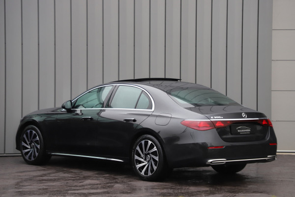 Mercedes-Benz E-Klasse 300e Exclusive Line | 313PK | Hyperscreen | Massage | Achterasbesturing | Luchtvering | Head-up | Burmester 4D | Digital-light |