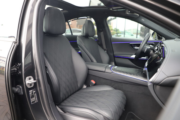 Mercedes-Benz E-Klasse 300e Exclusive Line | 313PK | Hyperscreen | Massage | Achterasbesturing | Luchtvering | Head-up | Burmester 4D | Digital-light |