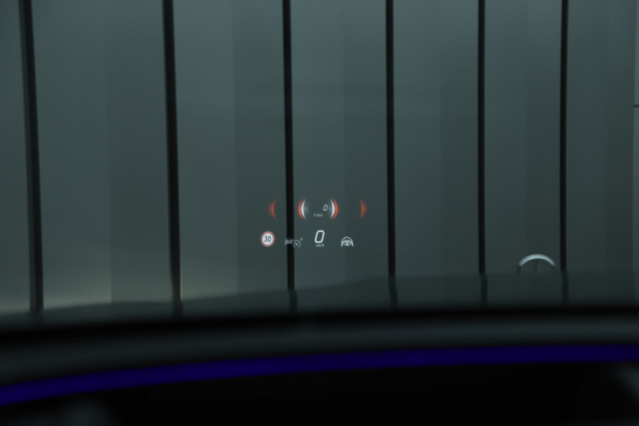 Mercedes-Benz E-Klasse 300e Exclusive Line | 313PK | Hyperscreen | Massage | Achterasbesturing | Luchtvering | Head-up | Burmester 4D | Digital-light |