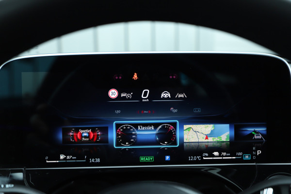 Mercedes-Benz E-Klasse 300e Exclusive Line | 313PK | Hyperscreen | Massage | Achterasbesturing | Luchtvering | Head-up | Burmester 4D | Digital-light |