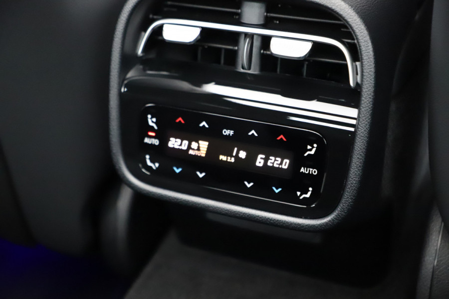 Mercedes-Benz E-Klasse 300e Exclusive Line | 313PK | Hyperscreen | Massage | Achterasbesturing | Luchtvering | Head-up | Burmester 4D | Digital-light |