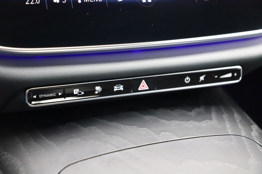 Mercedes-Benz E-Klasse 300e Exclusive Line | 313PK | Hyperscreen | Massage | Achterasbesturing | Luchtvering | Head-up | Burmester 4D | Digital-light |