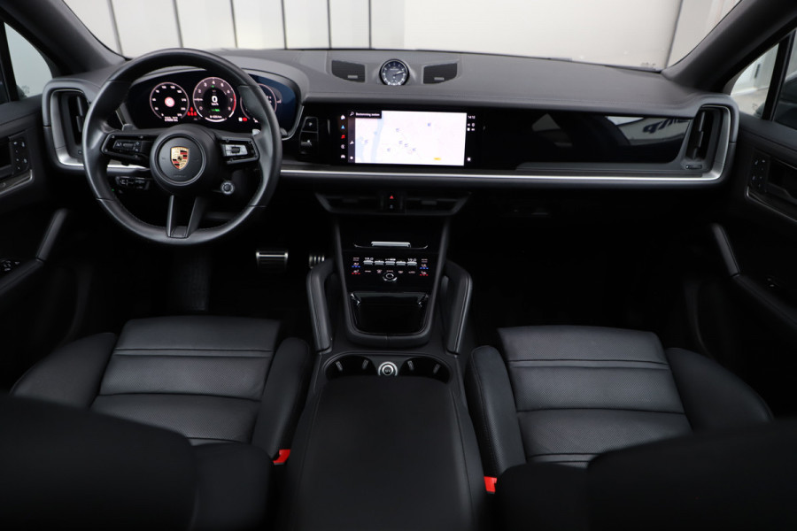 Porsche Cayenne Coupé 3.0 E-Hybrid | 470PK | Achterasbesturing | Sport-design | Luchtvering | Sport-chrono | Matrix-led | Sfeerverlichting | NL-Auto |
