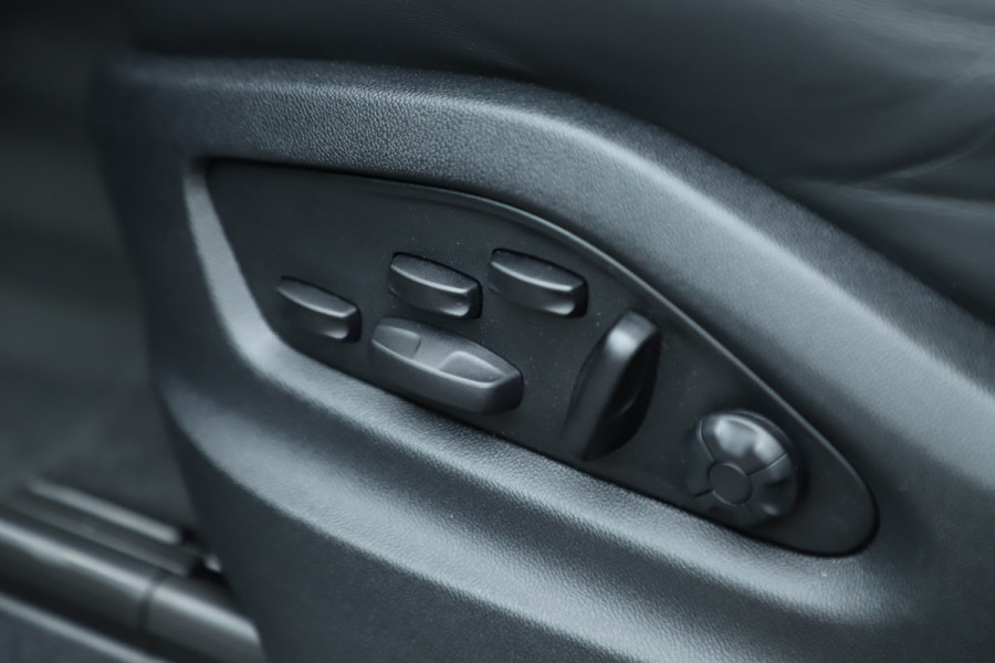 Porsche Cayenne Coupé 3.0 E-Hybrid | 470PK | Achterasbesturing | Sport-design | Luchtvering | Sport-chrono | Matrix-led | Sfeerverlichting | NL-Auto |