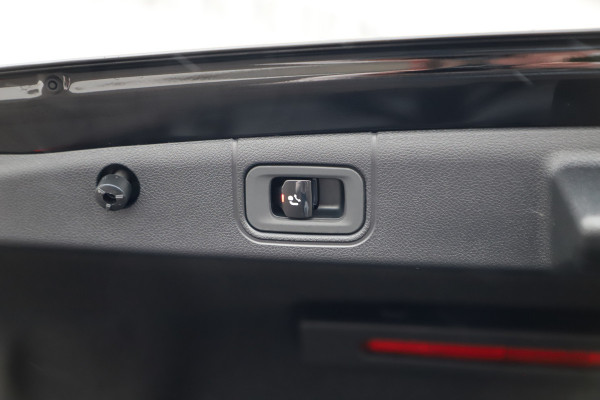 Mercedes-Benz E-Klasse AMG 53 4MATIC+ | 612PK | Hyperscreen | Achterasbesturing | Keyless-go | Sfeerverlichting | Burmester 4D | Digital-light |