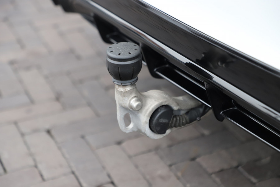 Mercedes-Benz E-Klasse AMG 53 4MATIC+ | 612PK | Achterasbesturing | Hyperscreen | Head-up | Schaalstoelen | Burmester 4D | Sfeerverlichting | 2024.