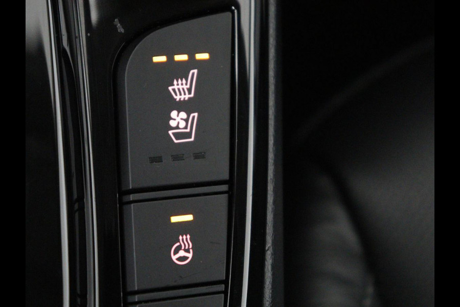 Kia e-Soul ExecutiveLine 64 kWh | SOH 100% | 3 Fase | 1e eigenaar | Trekhaak | Wamtepomp | Stoelventilatie | Leder | Adaptive cruise | Harman/Kardon | Camera | Stoelverwarming | Carplay | Navigatie