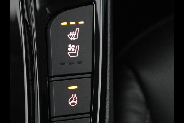 Kia e-Soul ExecutiveLine 64 kWh | SOH 100% | 3 Fase | 1e eigenaar | Trekhaak | Wamtepomp | Stoelventilatie | Leder | Adaptive cruise | Harman/Kardon | Camera | Stoelverwarming | Carplay | Navigatie