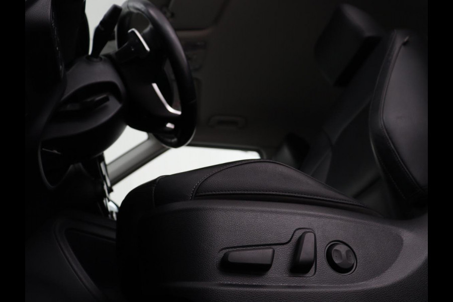 Kia e-Soul ExecutiveLine 64 kWh | SOH 100% | 3 Fase | 1e eigenaar | Trekhaak | Wamtepomp | Stoelventilatie | Leder | Adaptive cruise | Harman/Kardon | Camera | Stoelverwarming | Carplay | Navigatie
