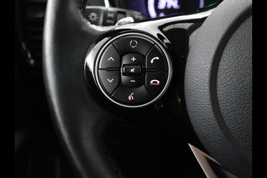 Kia e-Soul ExecutiveLine 64 kWh | SOH 100% | 3 Fase | 1e eigenaar | Trekhaak | Wamtepomp | Stoelventilatie | Leder | Adaptive cruise | Harman/Kardon | Camera | Stoelverwarming | Carplay | Navigatie