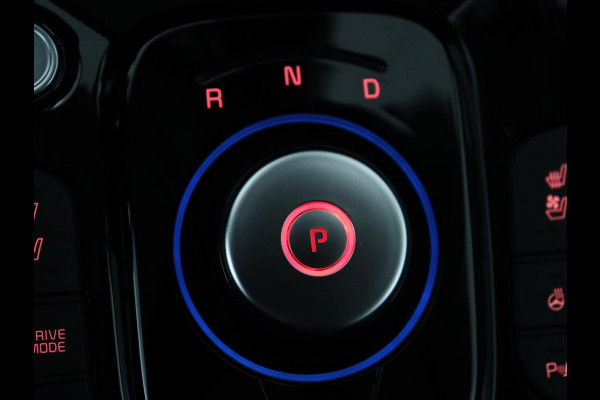 Kia e-Soul ExecutiveLine 64 kWh | SOH 100% | 3 Fase | 1e eigenaar | Trekhaak | Wamtepomp | Stoelventilatie | Leder | Adaptive cruise | Harman/Kardon | Camera | Stoelverwarming | Carplay | Navigatie