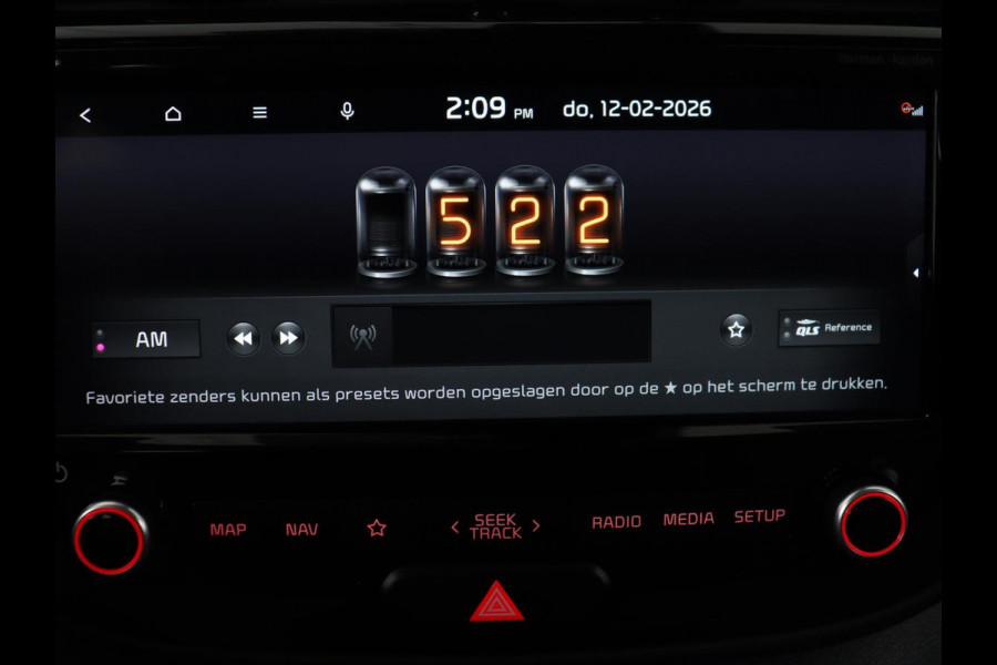 Kia e-Soul ExecutiveLine 64 kWh | SOH 100% | 3 Fase | 1e eigenaar | Trekhaak | Wamtepomp | Stoelventilatie | Leder | Adaptive cruise | Harman/Kardon | Camera | Stoelverwarming | Carplay | Navigatie