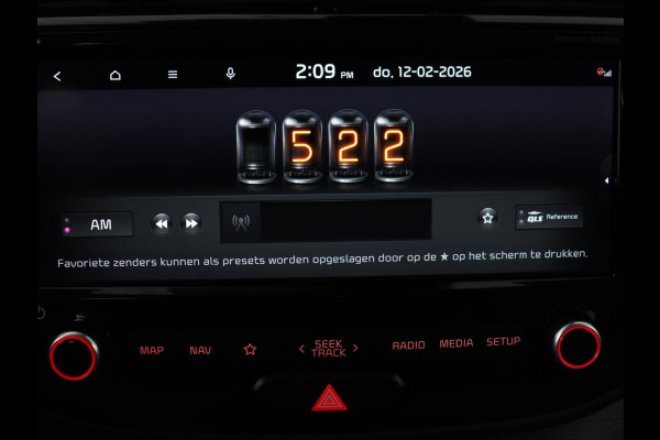 Kia e-Soul ExecutiveLine 64 kWh | SOH 100% | 3 Fase | 1e eigenaar | Trekhaak | Wamtepomp | Stoelventilatie | Leder | Adaptive cruise | Harman/Kardon | Camera | Stoelverwarming | Carplay | Navigatie