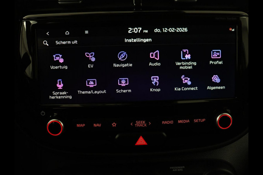 Kia e-Soul ExecutiveLine 64 kWh | SOH 100% | 3 Fase | 1e eigenaar | Trekhaak | Wamtepomp | Stoelventilatie | Leder | Adaptive cruise | Harman/Kardon | Camera | Stoelverwarming | Carplay | Navigatie