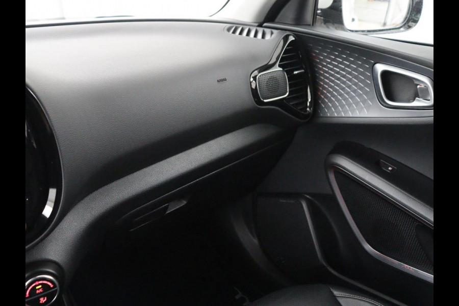 Kia e-Soul ExecutiveLine 64 kWh | SOH 100% | 3 Fase | 1e eigenaar | Trekhaak | Wamtepomp | Stoelventilatie | Leder | Adaptive cruise | Harman/Kardon | Camera | Stoelverwarming | Carplay | Navigatie