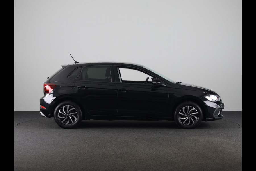 Volkswagen Polo 1.0 TSI Life Business 95 pk Automaat (DSG) | Verlengde garantie | Navigatie | Parkeersensoren | Achteruitrijcamera | Adaptieve cruise control | Stoelverwarming |