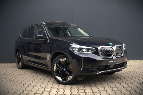 BMW iX3 High Executive 80 kWh | Panoramadak | Keyless | Stoelverwarming | Harman Kardon | Memory Seat | Head-Up Display | 360 Camera | Adaptief Onderstel | Trekhaak | Adaptive LED | Elektrische Stoelen | Apple Carplay |