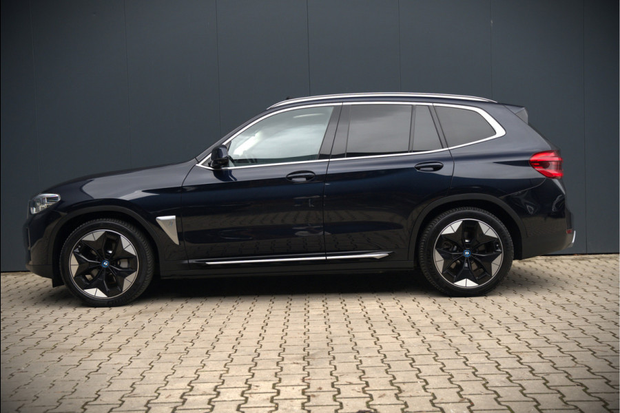 BMW iX3 High Executive 80 kWh | Panoramadak | Keyless | Stoelverwarming | Harman Kardon | Memory Seat | Head-Up Display | 360 Camera | Adaptief Onderstel | Trekhaak | Adaptive LED | Elektrische Stoelen | Apple Carplay |