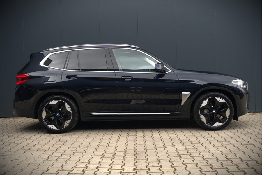 BMW iX3 High Executive 80 kWh | Panoramadak | Keyless | Stoelverwarming | Harman Kardon | Memory Seat | Head-Up Display | 360 Camera | Adaptief Onderstel | Trekhaak | Adaptive LED | Elektrische Stoelen | Apple Carplay |