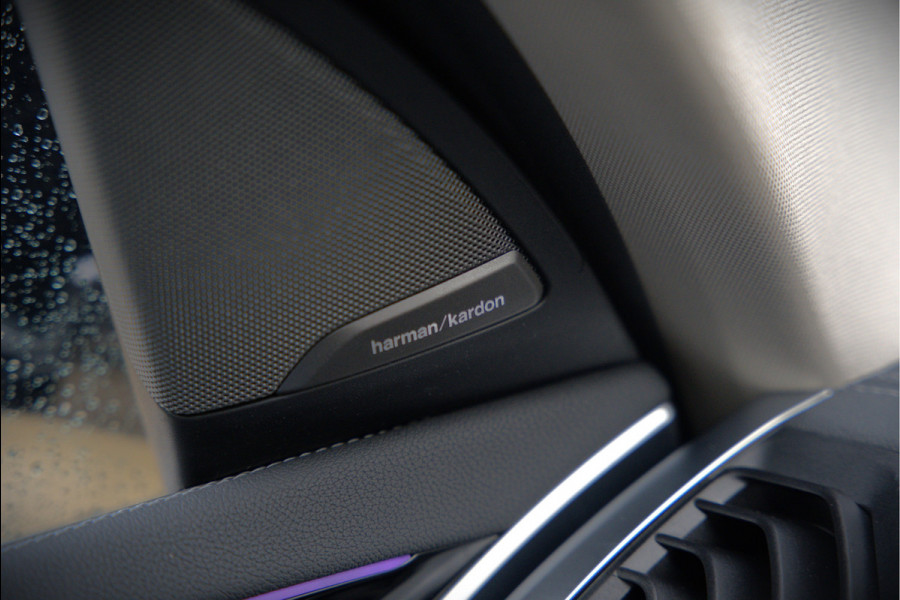 BMW iX3 High Executive 80 kWh | Panoramadak | Keyless | Stoelverwarming | Harman Kardon | Memory Seat | Head-Up Display | 360 Camera | Adaptief Onderstel | Trekhaak | Adaptive LED | Elektrische Stoelen | Apple Carplay |