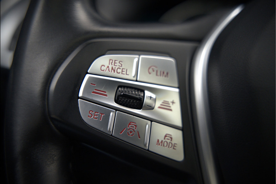 BMW iX3 High Executive 80 kWh | Panoramadak | Keyless | Stoelverwarming | Harman Kardon | Memory Seat | Head-Up Display | 360 Camera | Adaptief Onderstel | Trekhaak | Adaptive LED | Elektrische Stoelen | Apple Carplay |