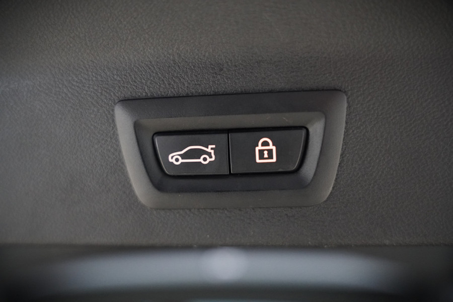 BMW iX3 High Executive 80 kWh | Panoramadak | Keyless | Stoelverwarming | Harman Kardon | Memory Seat | Head-Up Display | 360 Camera | Adaptief Onderstel | Trekhaak | Adaptive LED | Elektrische Stoelen | Apple Carplay |