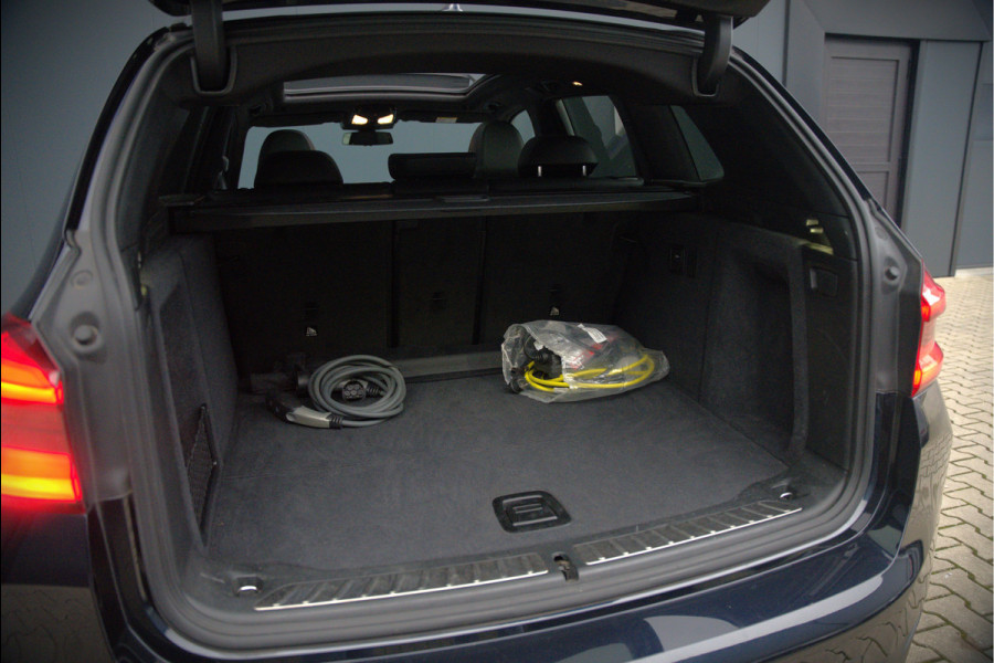 BMW iX3 High Executive 80 kWh | Panoramadak | Keyless | Stoelverwarming | Harman Kardon | Memory Seat | Head-Up Display | 360 Camera | Adaptief Onderstel | Trekhaak | Adaptive LED | Elektrische Stoelen | Apple Carplay |