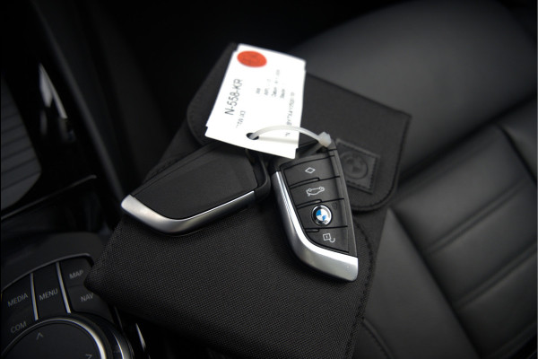 BMW iX3 High Executive 80 kWh | Panoramadak | Keyless | Stoelverwarming | Harman Kardon | Memory Seat | Head-Up Display | 360 Camera | Adaptief Onderstel | Trekhaak | Adaptive LED | Elektrische Stoelen | Apple Carplay |