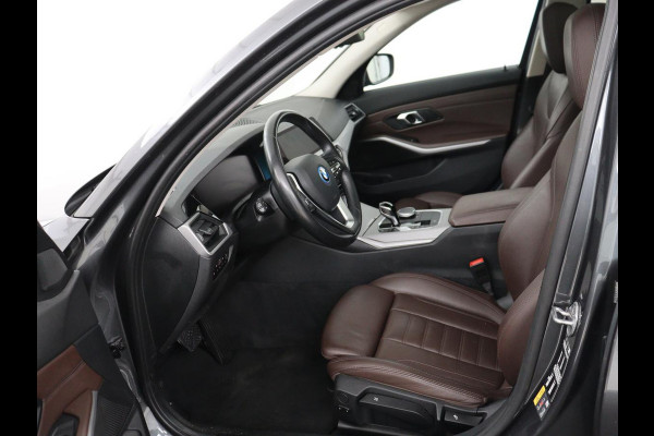 BMW 3-serie 320e Business Edition Plus | Panoramadak | Adaptive cruise | Leder | Sportstoelen | Stoelverwarming | Live Cockpit | Camera | Safety Pack | LaserLight | Carplay | Keyless | PHEV | Plug In