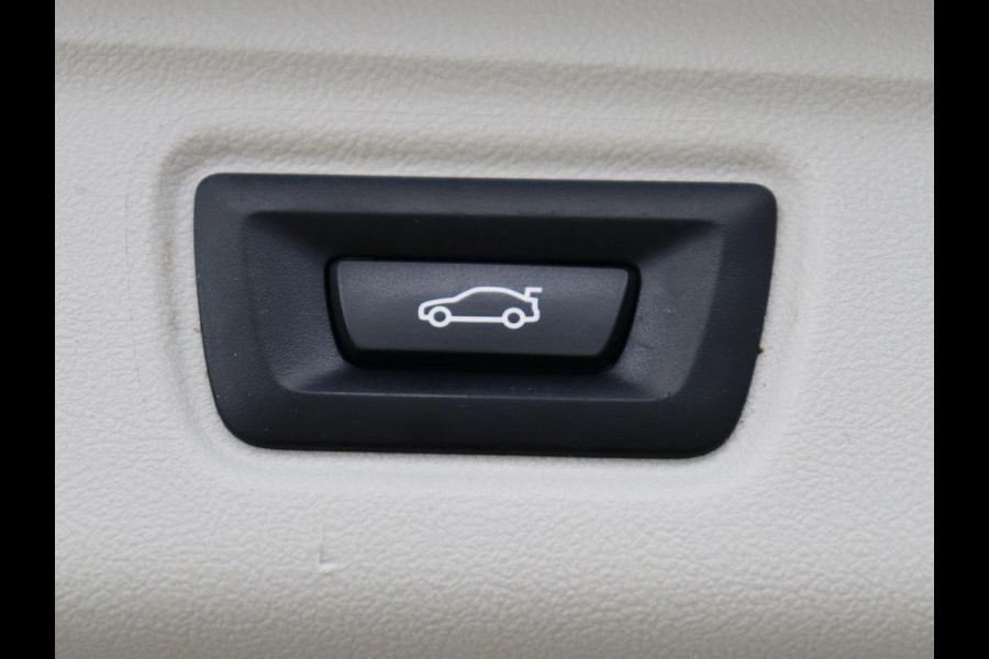 BMW 3-serie 320e Business Edition Plus | Panoramadak | Adaptive cruise | Leder | Sportstoelen | Stoelverwarming | Live Cockpit | Camera | Safety Pack | LaserLight | Carplay | Keyless | PHEV | Plug In