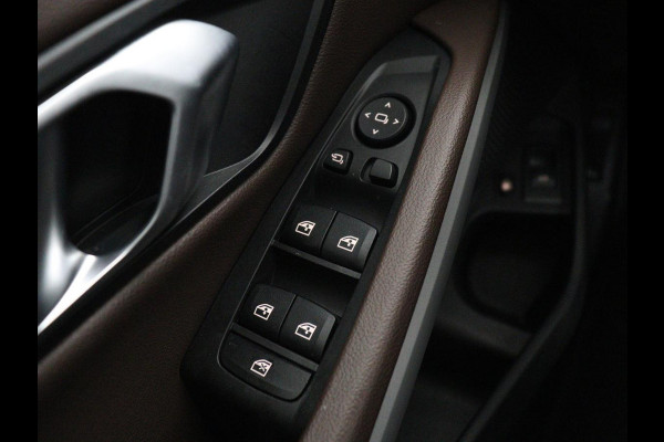 BMW 3-serie 320e Business Edition Plus | Panoramadak | Adaptive cruise | Leder | Sportstoelen | Stoelverwarming | Live Cockpit | Camera | Safety Pack | LaserLight | Carplay | Keyless | PHEV | Plug In