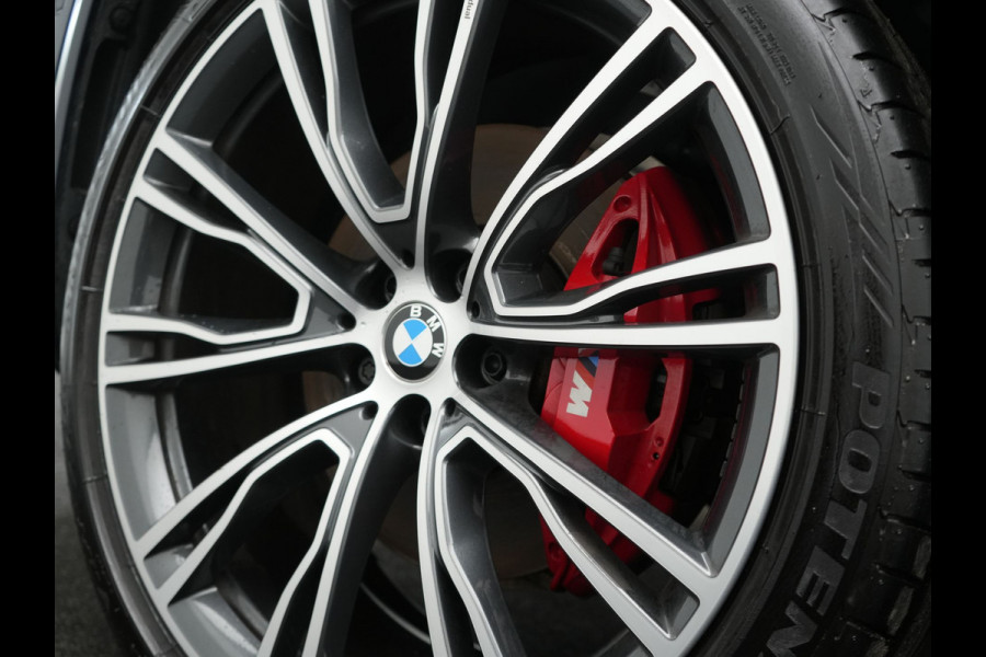 BMW X3 xDrive30e M Sport Plug In Hybrid 293pk Dealer O.H. PHEV | Trekhaak Af Fabriek | Head Up | 360 Camera | Adaptief Onderstel | Lederen Sportstoelen & Stuur Verwarmd | Sfeerverlichting | Keyless | Blis | Navigatie | DAB | Virtual |