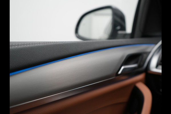 BMW X3 xDrive30e M Sport Plug In Hybrid 293pk Dealer O.H. PHEV | Trekhaak Af Fabriek | Head Up | 360 Camera | Adaptief Onderstel | Lederen Sportstoelen & Stuur Verwarmd | Sfeerverlichting | Keyless | Blis | Navigatie | DAB | Virtual |