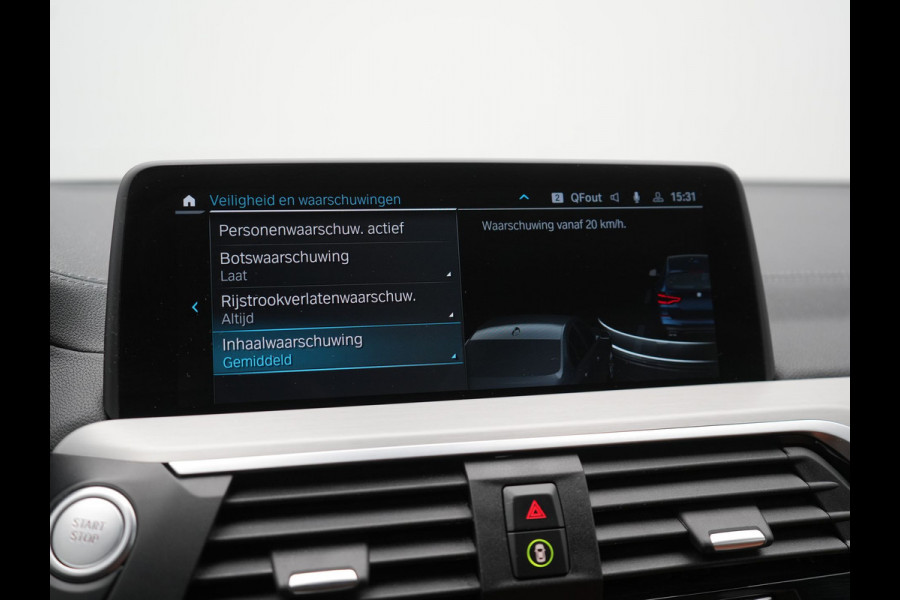 BMW X3 xDrive30e M Sport Plug In Hybrid 293pk Dealer O.H. PHEV | Trekhaak Af Fabriek | Head Up | 360 Camera | Adaptief Onderstel | Lederen Sportstoelen & Stuur Verwarmd | Sfeerverlichting | Keyless | Blis | Navigatie | DAB | Virtual |