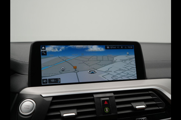 BMW X3 xDrive30e M Sport Plug In Hybrid 293pk Dealer O.H. PHEV | Trekhaak Af Fabriek | Head Up | 360 Camera | Adaptief Onderstel | Lederen Sportstoelen & Stuur Verwarmd | Sfeerverlichting | Keyless | Blis | Navigatie | DAB | Virtual |