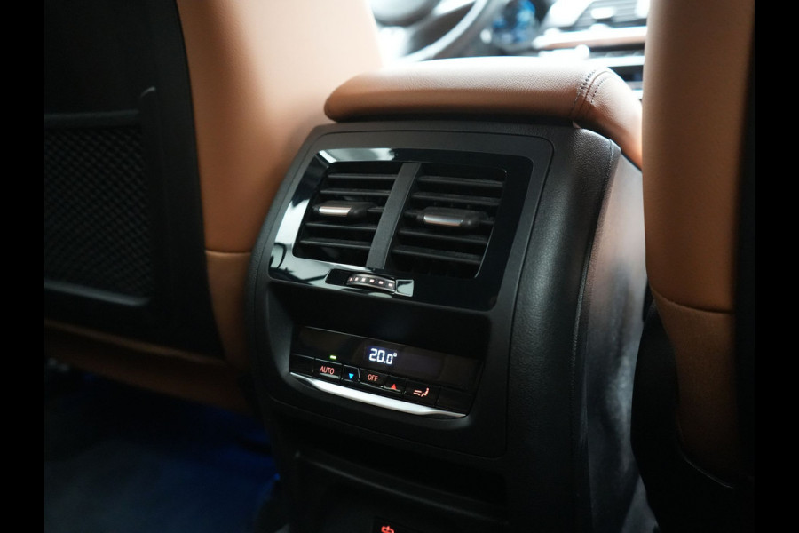 BMW X3 xDrive30e M Sport Plug In Hybrid 293pk Dealer O.H. PHEV | Trekhaak Af Fabriek | Head Up | 360 Camera | Adaptief Onderstel | Lederen Sportstoelen & Stuur Verwarmd | Sfeerverlichting | Keyless | Blis | Navigatie | DAB | Virtual |